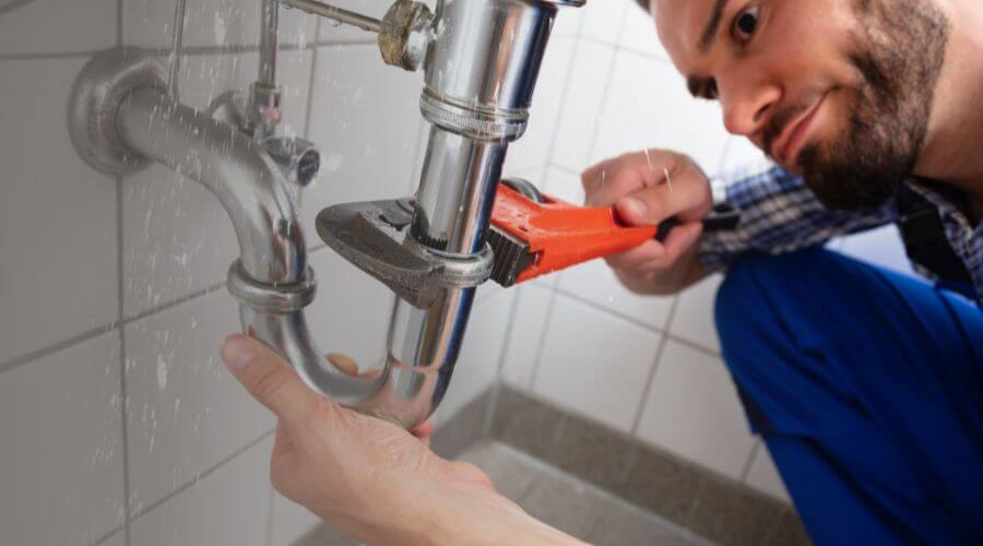 Expert burst pipe repair services in Perry, MI
